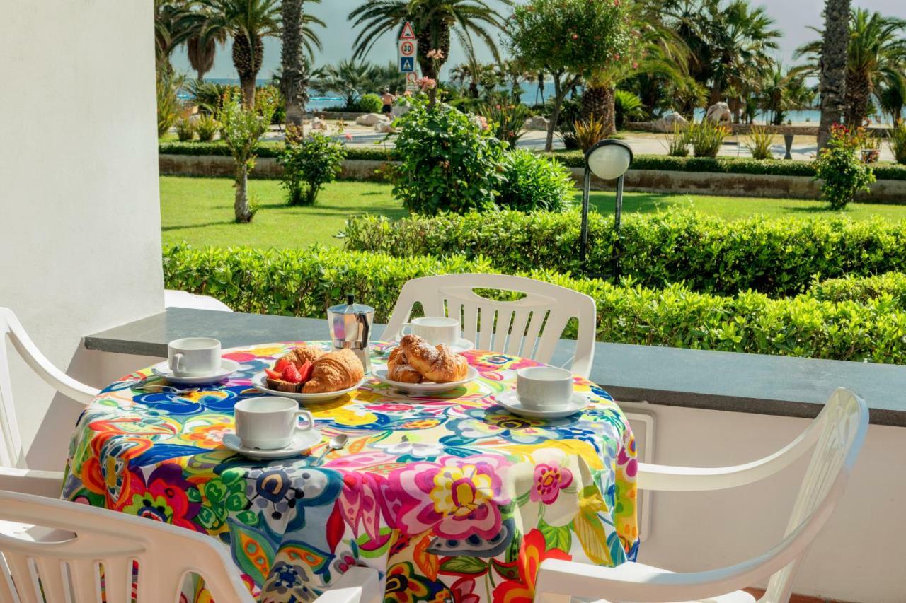 Residence Elle San Benedetto del Tronto Buitenkant foto