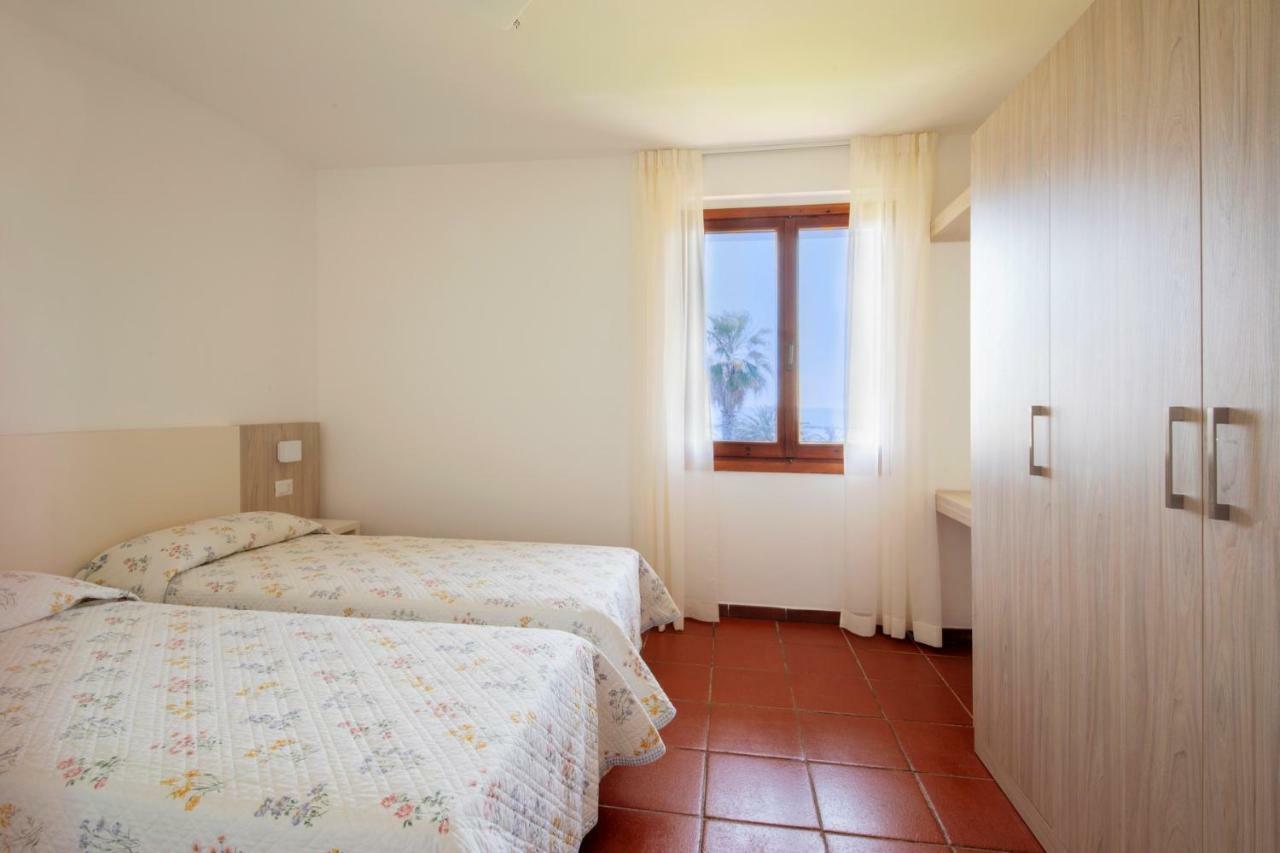 Residence Elle San Benedetto del Tronto Buitenkant foto