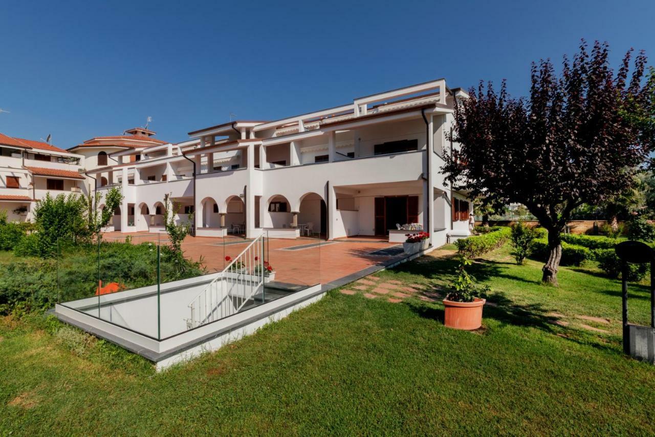 Residence Elle San Benedetto del Tronto Buitenkant foto
