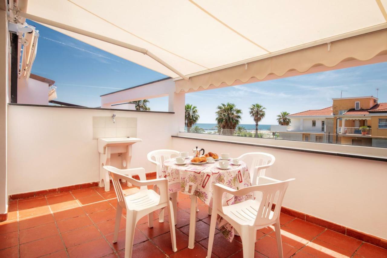 Residence Elle San Benedetto del Tronto Buitenkant foto